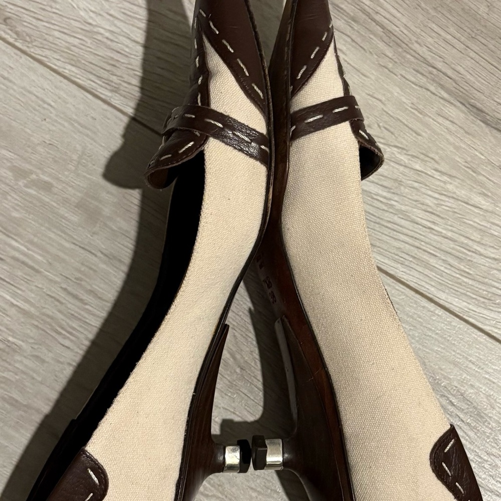 Women’s BCBGMaxazria pointed toe kitten heel shoe
